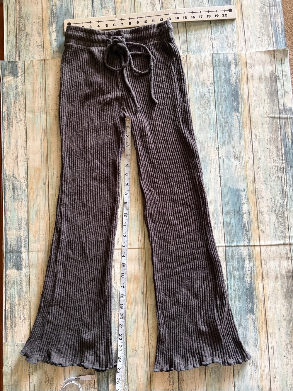 Billabong Ribbed Wide-Leg Knit Pants in Charcoal - Picture 4 of 8